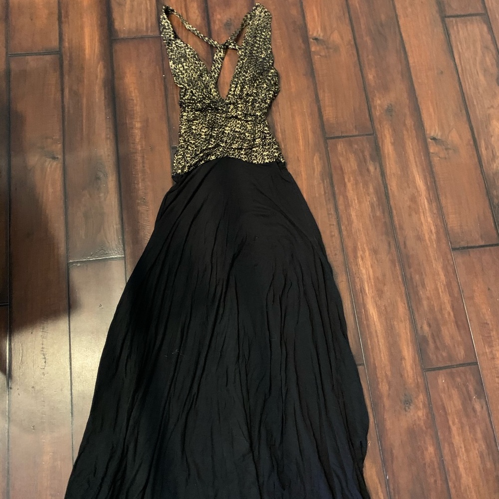 STUNNING Black and Gold maxi dress NWT